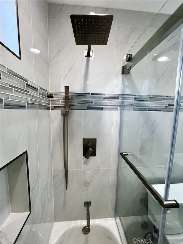 1626 S Pacific Ave, Santa Ana, CA 92704 - bathroom with tiled shower / bath