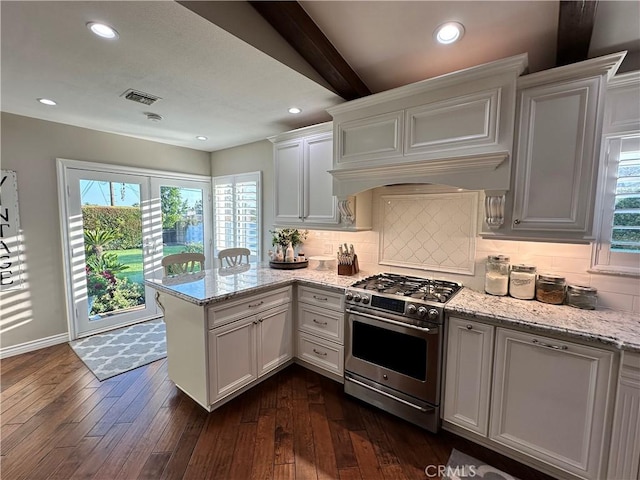 832 Prima Vera Rd, Glendora, CA 91741 - kitchen featuring high end range, a peninsula, dark wood-type flooring, decorative backsplash, and recessed lighting