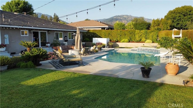 832 Prima Vera Rd, Glendora, CA 91741 - view of swimming pool featuring a mountain view and a patio area