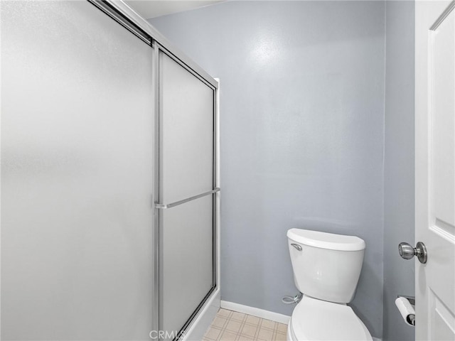 19128 Cedar Dr, Apple Valley, CA 92308 - bathroom with a shower with door and toilet