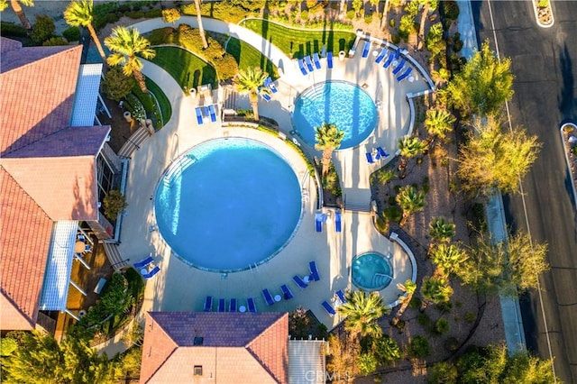 19128 Cedar Dr, Apple Valley, CA 92308 - bird's eye view of a pool