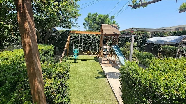 143 Warren Ave, Santa Paula, CA 93060 - view of playground featuring a yard