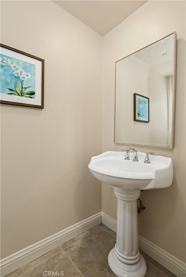 617 Iris Ave, Corona Del Mar, CA 92625 - bathroom featuring baseboards