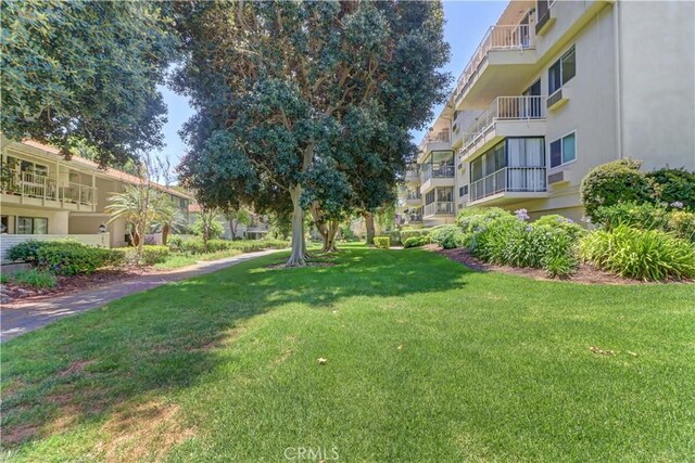 2384 Via Mariposa W Unit 2C, Laguna Woods, CA 92637 - photo 37