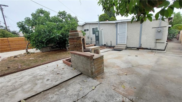 8649 Cantaloupe Ave, Panorama City, CA 91402 - view of patio with entry steps