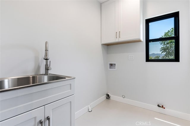 251 S Griffith Park Dr, Burbank, CA 91506 - laundry room featuring gas dryer hookup, washer hookup, and cabinet space