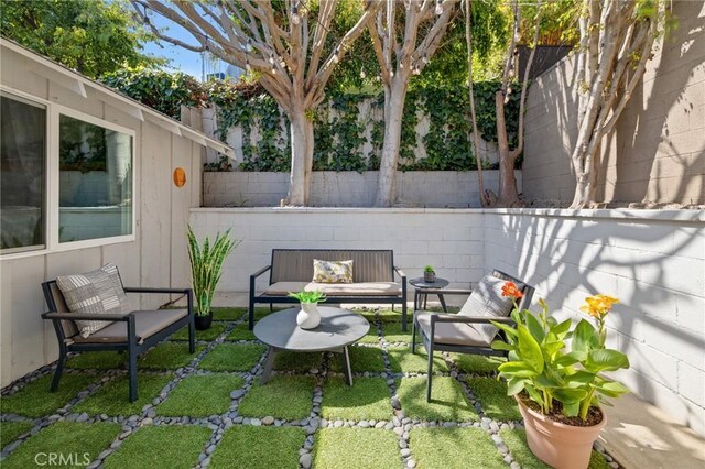 525 Manhattan Beach Blvd, Manhattan Beach, CA 90266 - fenced backyard featuring outdoor lounge area