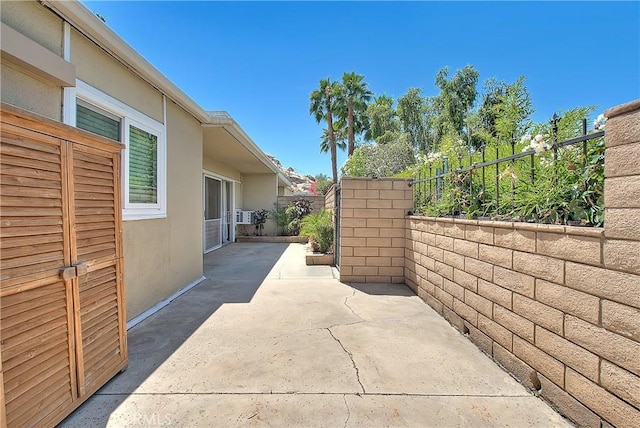 3096 Panorama Rd Unit A, Riverside, CA 92506 - view of patio / terrace