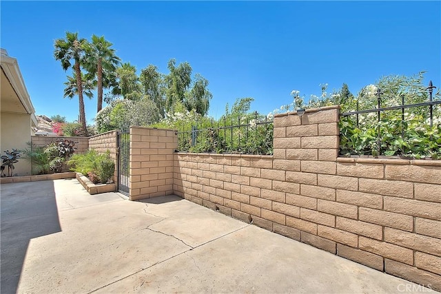 3096 Panorama Rd Unit A, Riverside, CA 92506 - view of patio / terrace
