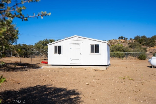 7122 Aster Rd, Oak Hills, CA 92344 - photo 22