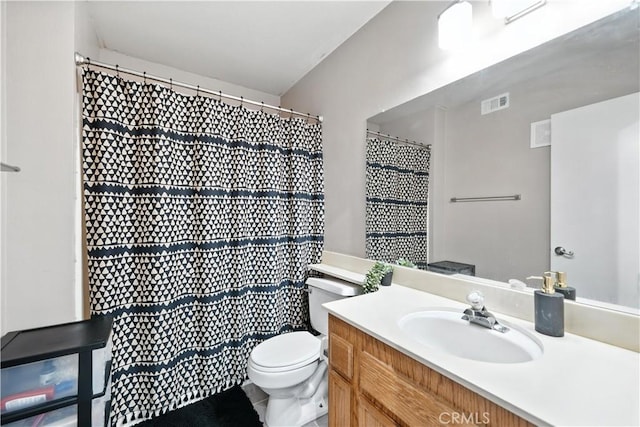 1465 E Lexington Ave Unit 4C, El Cajon, CA 92019 - bathroom with vanity and a shower with curtain