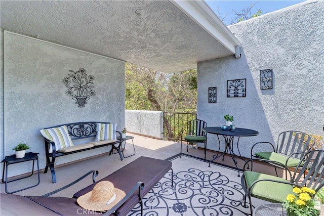 2205 Via Mariposa E Unit A, Laguna Woods, CA 92637 - view of patio / terrace
