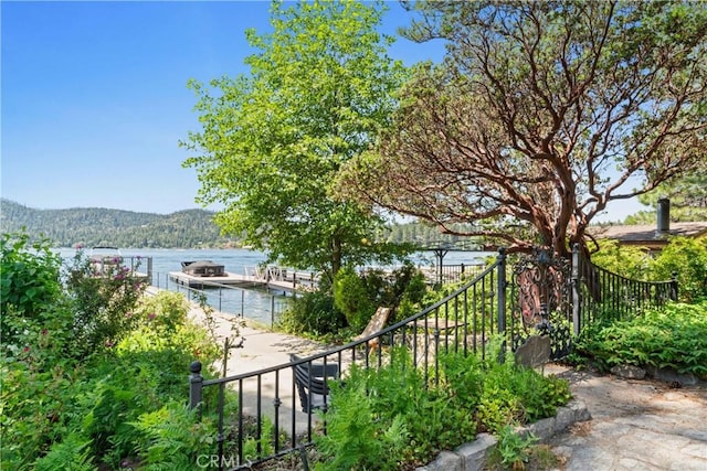 28233 N Shore Rd, Lake Arrowhead, CA 92352 - water view