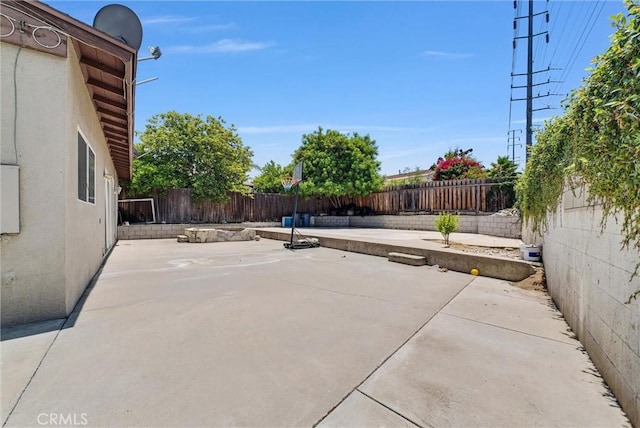 5005 Pearblossom Dr, Riverside, CA 92507 - fenced backyard with a patio area