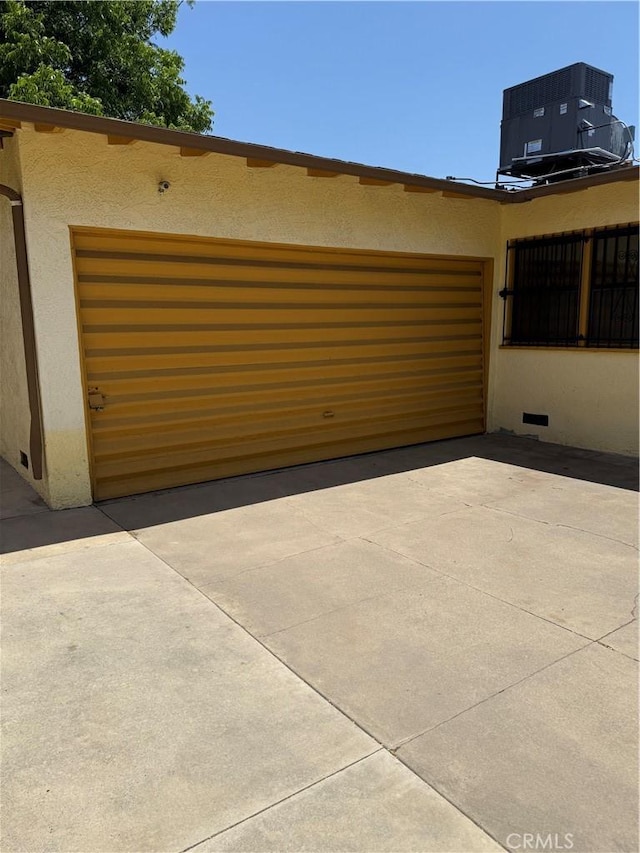 1317 S Baker St, Santa Ana, CA 92707 - garage with driveway
