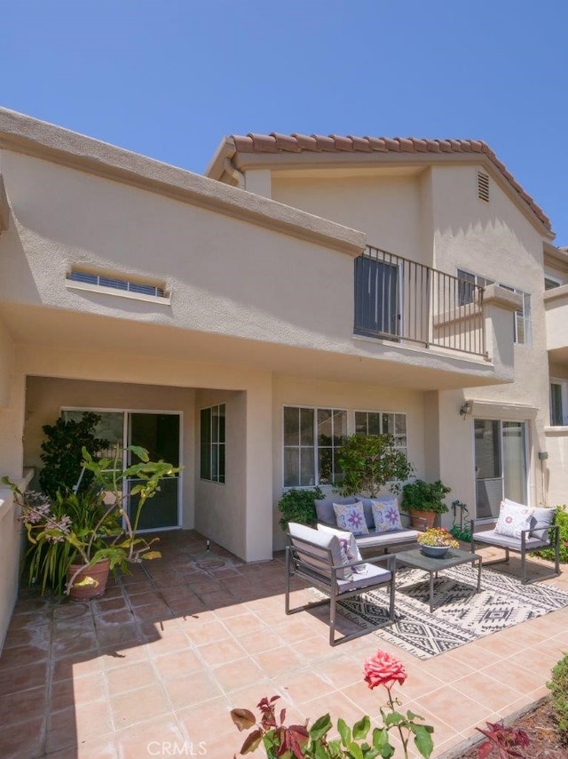 34 Via Capri, Rancho Palos Verdes, CA 90275 - patio / terrace featuring a patio and an outdoor hangout area