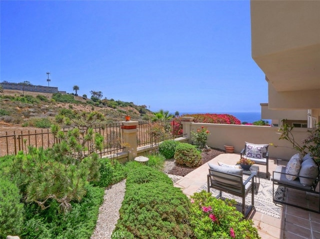 34 Via Capri, Rancho Palos Verdes, CA 90275 - view of yard with a patio and an outdoor hangout area