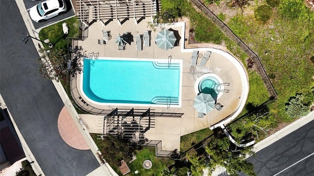 34 Via Capri, Rancho Palos Verdes, CA 90275 - bird's eye view of a pool area