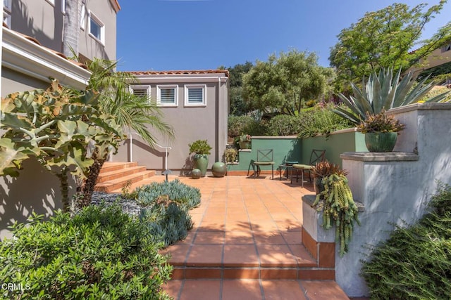 1040 Hillcroft Rd, Glendale, CA 91207 - view of patio / terrace
