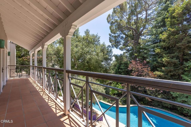 1040 Hillcroft Rd, Glendale, CA 91207 - balcony featuring view of pool area