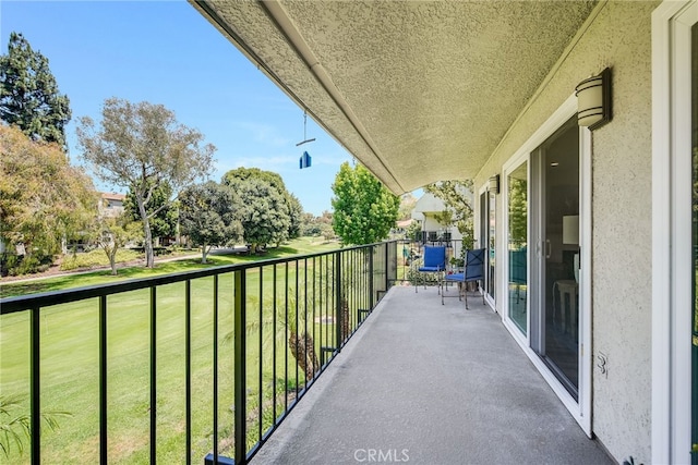 5490 Paseo Del Lago W Unit P, Laguna Woods, CA 92637 - view of balcony