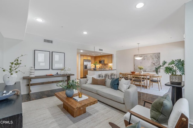 931 E Walnut St Unit 508, Pasadena, CA 91106 - living room with wood finished floors and recessed lighting