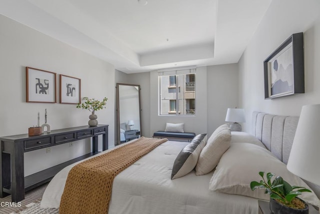931 E Walnut St Unit 508, Pasadena, CA 91106 - bedroom with a raised ceiling