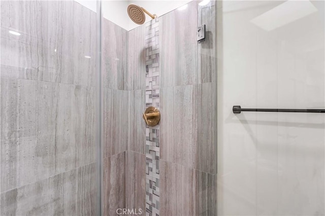 41901 Calle Clarita, Lancaster, CA 93536 - full bath featuring tiled shower