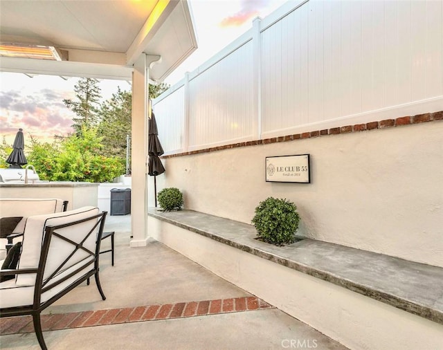 3326 Los Olivos Ln, Glendale, CA 91214 - view of patio