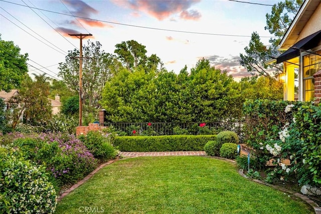 3326 Los Olivos Ln, Glendale, CA 91214 - view of yard
