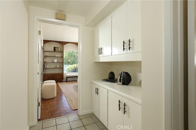3260 Beaudry, Glendale, CA 91208 - bar with baseboards