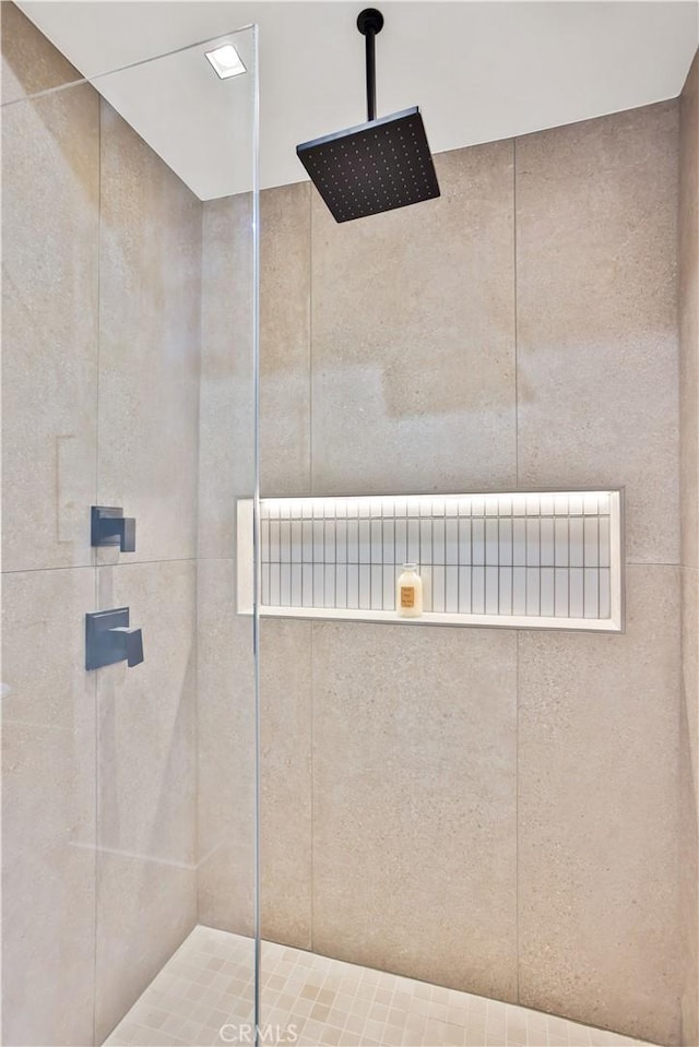 1257 Fetlock Way, Riverside, CA 92506 - bathroom featuring a tile shower