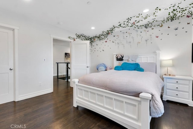 15460 La Maida St, Sherman Oaks, CA 91403 - bedroom with dark wood finished floors and recessed lighting