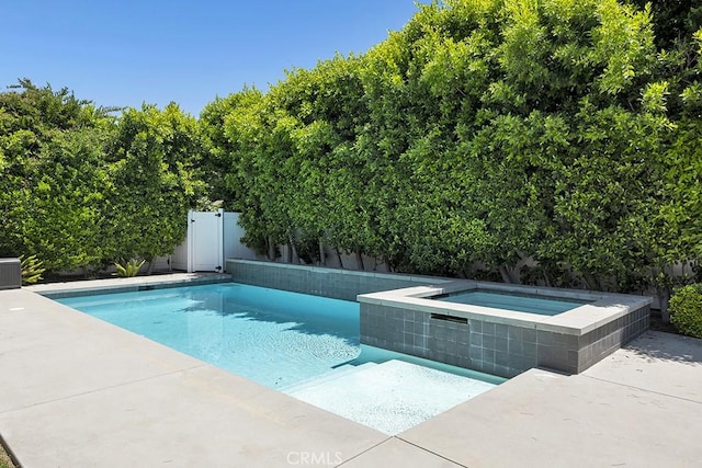 15460 La Maida St, Sherman Oaks, CA 91403 - view of swimming pool featuring an in-ground hot tub, a fenced backyard, and a patio area