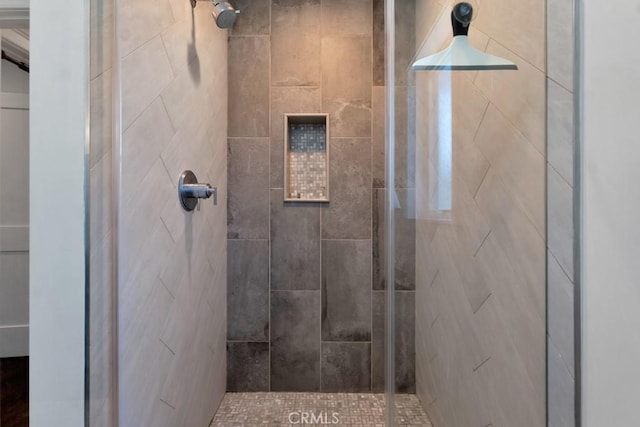 15460 La Maida St, Sherman Oaks, CA 91403 - bathroom featuring a shower stall