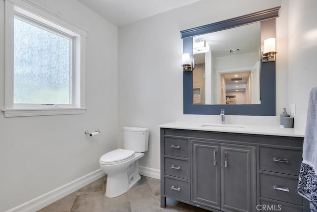15460 La Maida St, Sherman Oaks, CA 91403 - bathroom featuring baseboards and vanity