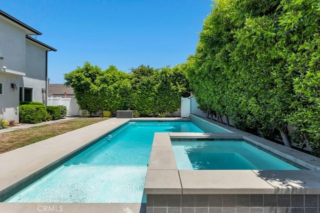 15460 La Maida St, Sherman Oaks, CA 91403 - view of swimming pool with a fenced backyard and an in-ground hot tub