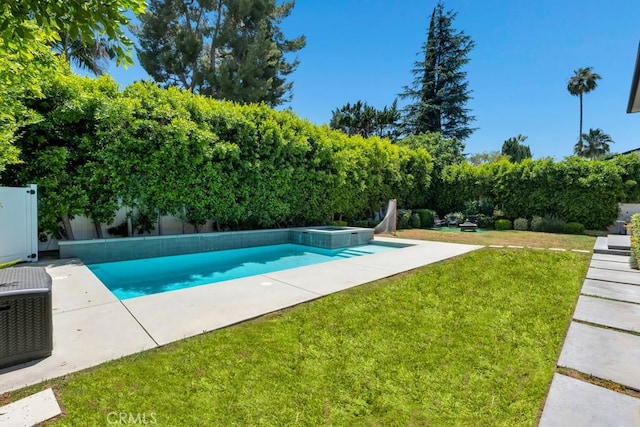 15460 La Maida St, Sherman Oaks, CA 91403 - view of pool with a fenced backyard and a pool with connected hot tub