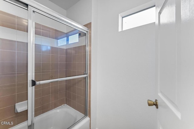 248 E Washington Blvd Unit 4, Pasadena, CA 91104 - full bath featuring bath / shower combo with glass door and healthy amount of natural light