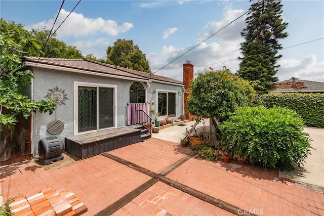 2322 W 156th St, Gardena, CA 90249 - back of property with a patio and stucco siding