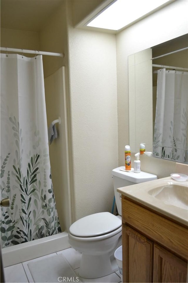 31811 Whispering Palms Trl, Cathedral City, CA 92234 - bathroom featuring vanity and a shower with curtain