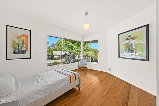 1620 Knollwood Dr, Pasadena, CA 91103 - bedroom with wood finished floors and baseboards