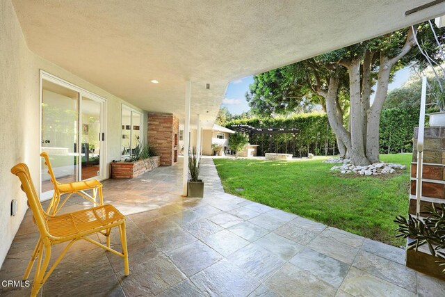 1620 Knollwood Dr, Pasadena, CA 91103 - view of patio / terrace