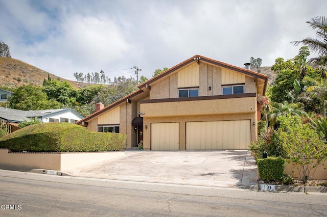 191 Haborview Ct, Ventura, CA 93003 - mid-century home featuring concrete driveway and a garage