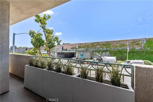 390 S Sepulveda Blvd Unit 105, Los Angeles, CA 90049 - view of balcony