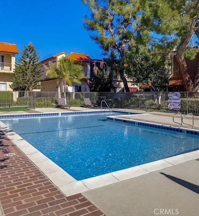 19545 Sherman Way Unit 44, Reseda, CA 91335 - view of community pool