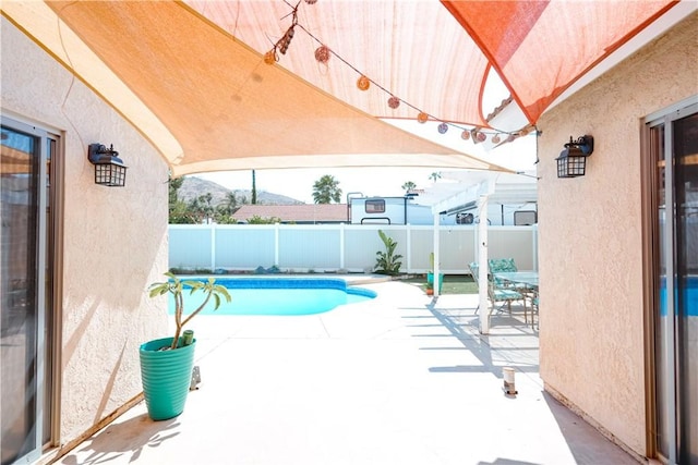 3473 Yankee Cir, Riverside, CA 92503 - view of swimming pool featuring a fenced backyard and a patio