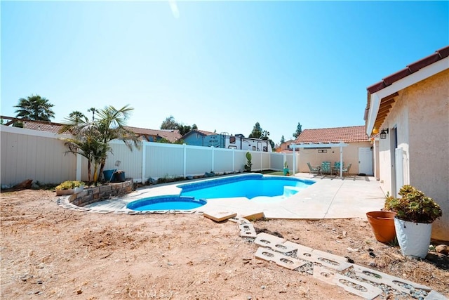 3473 Yankee Cir, Riverside, CA 92503 - view of swimming pool featuring a fenced backyard, a patio, and a pool with connected hot tub