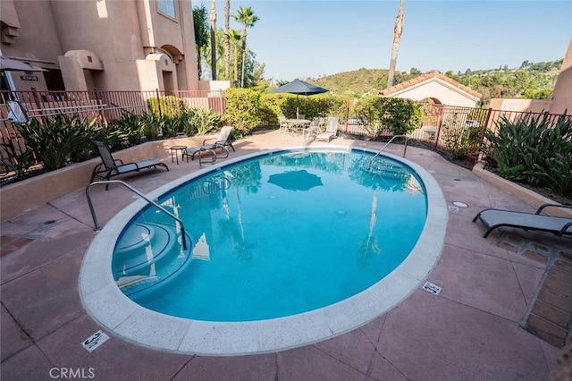 4347 Freedom Dr Unit C, Calabasas, CA 91302 - community pool featuring a patio