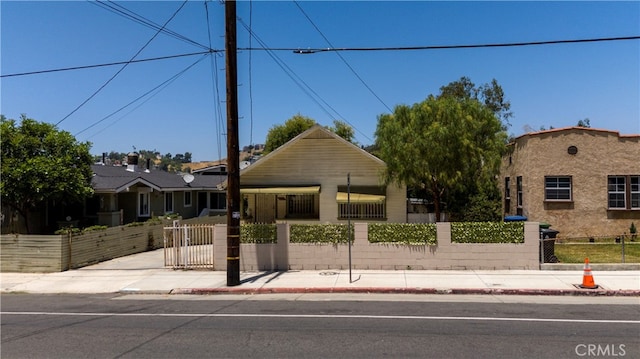 3621 Griffin Ave, Los Angeles, CA 90031 - view of front of property featuring a fenced front yard